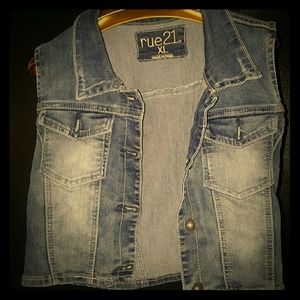 Jean  Vest